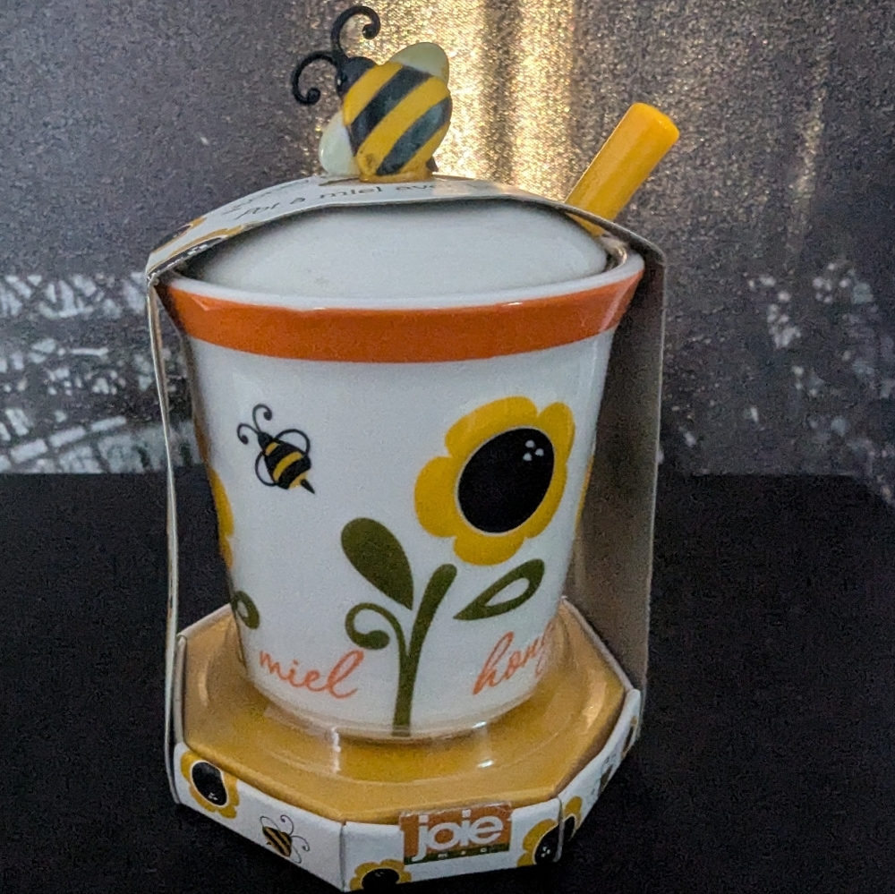 Joie Sunflower Honey Pot with Bee Accent - White, Yellow, and Black